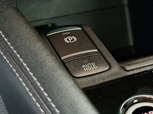 Used 2021 Nissan Kicks SV FWD image 21