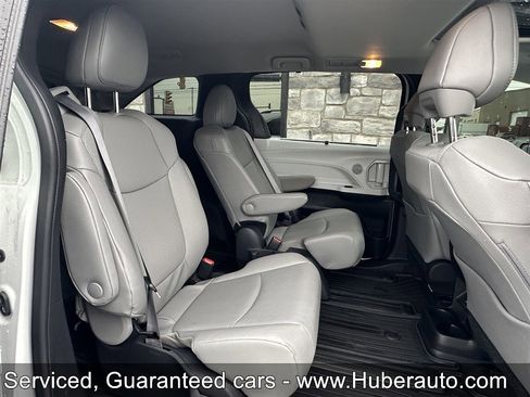 Used 2025 Toyota Sienna XLE w/ XLE Plus Package AWD/4WD image 18