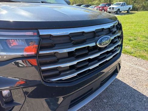 Used 2025 Ford Explorer Active w/ Active Comfort Package image 9