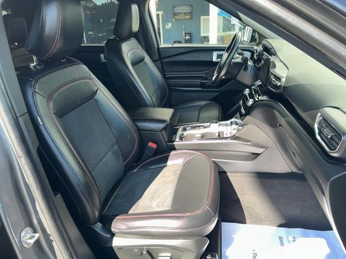 Used 2023 Ford Explorer ST-Line w/ Class IV Trailer Tow Package AWD/4WD image 23