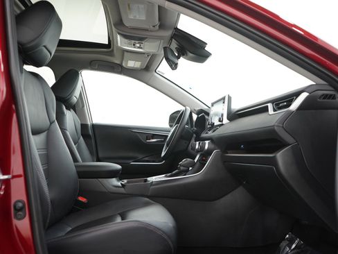 Used 2020 Toyota RAV4 Limited w/ Limited Grade Weather Package image 11