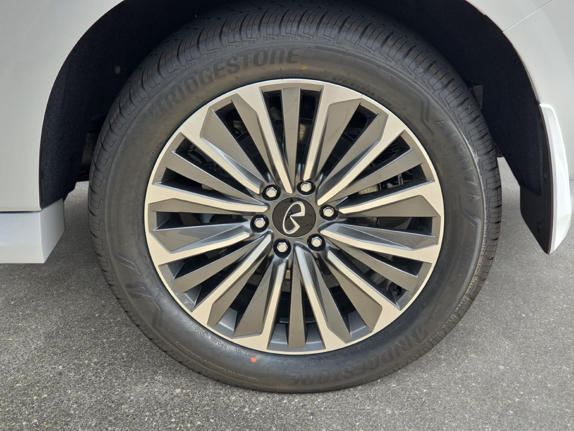 New 2027 INFINITI QX80 Luxe AWD/4WD image 32