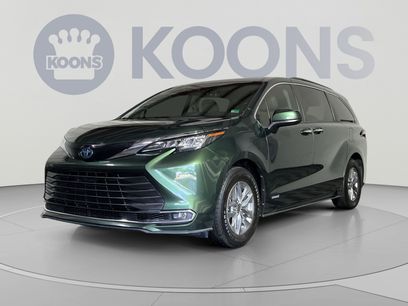 Used 2021 Toyota Sienna XLE