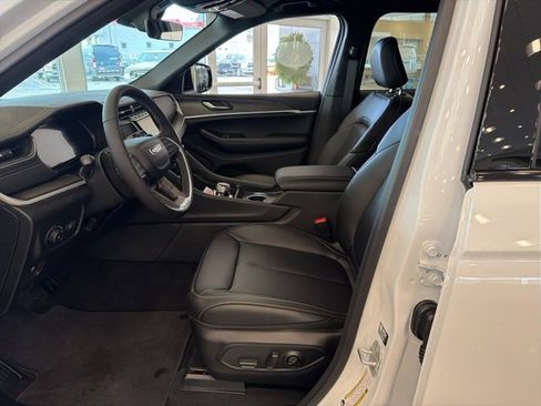 New 2025 Jeep Grand Cherokee Limited image 8