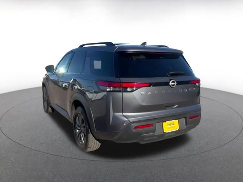 Used 2025 Nissan Pathfinder SV image 11