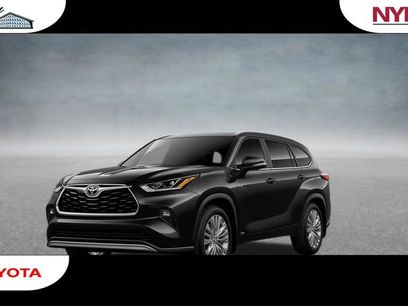 New 2026 Toyota Highlander Platinum