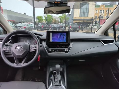Used 2024 Toyota Corolla LE FWD image 11