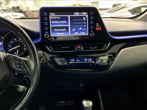 Used 2022 Toyota C-HR XLE image 6