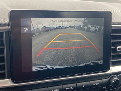 Used 2025 Hyundai Venue SEL image 20