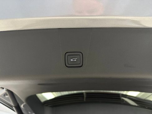 Certified 2023 Chevrolet Traverse LT image 26