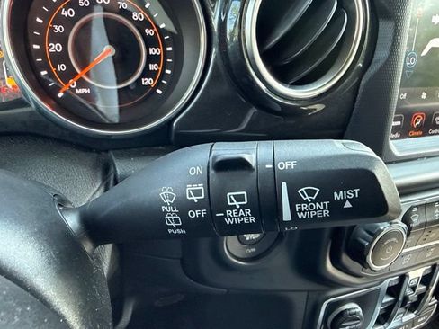 Used 2020 Jeep Wrangler Unlimited Sahara AWD/4WD image 21