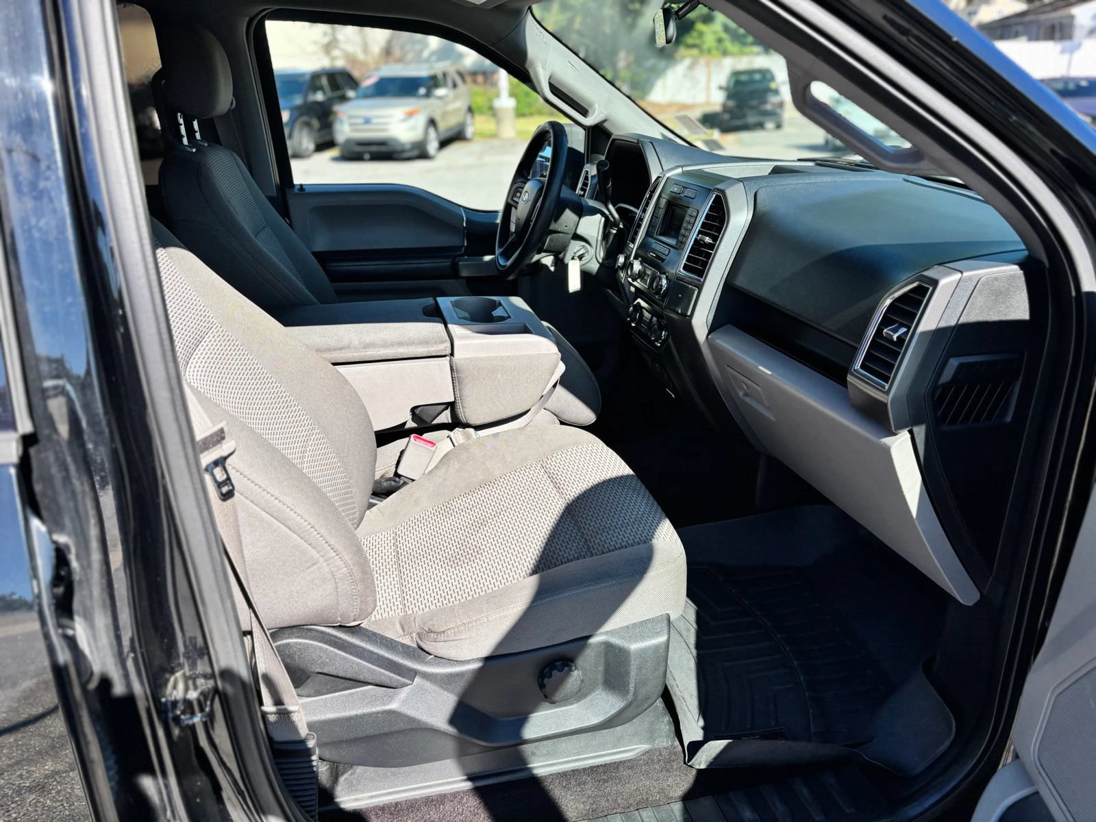 Used 2016 Ford F150 XLT AWD/4WD image 18