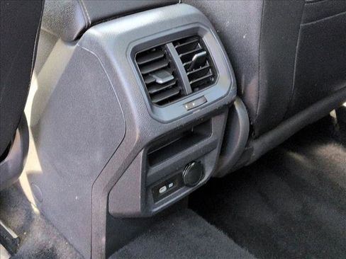 Certified 2023 Volkswagen Tiguan SE w/ Panoramic Sunroof Package AWD/4WD image 18