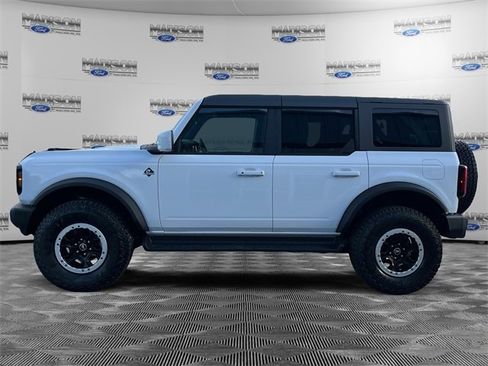 New 2025 Ford Bronco Outer Banks w/ Sasquatch Package image 2