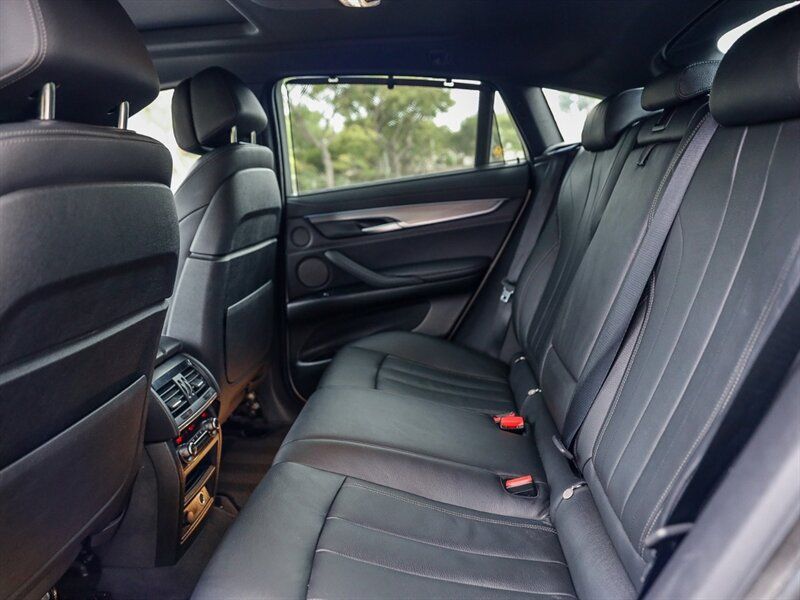 Used 2018 BMW X6 xDrive50i AWD/4WD image 19