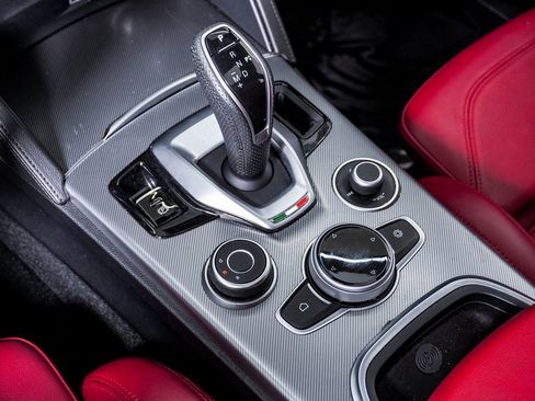 Used 2023 Alfa Romeo Stelvio Veloce image 25