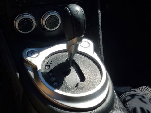 Certified 2017 Nissan 370Z Coupe image 22