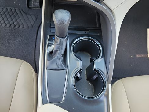 Used 2019 Toyota Camry LE FWD image 15