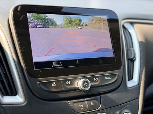 Used 2024 Chevrolet Malibu LT FWD image 15