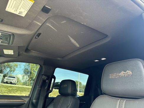 Used 2024 Chevrolet Silverado 1500 High Country w/ High Country Premium Package AWD/4WD image 24