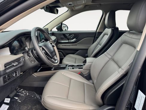 New 2026 Lincoln Corsair Premiere image 11