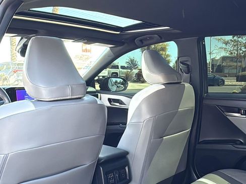 Certified 2025 Toyota Camry SE w/ Convenience Package image 28