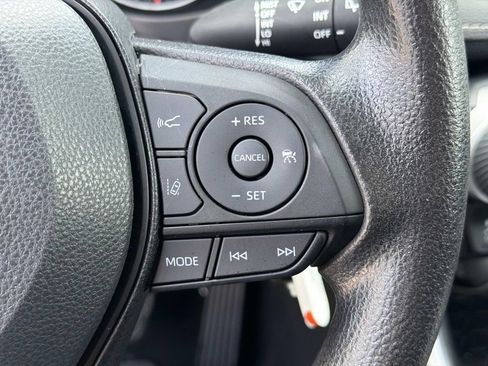Used 2022 Toyota RAV4 LE AWD/4WD image 26