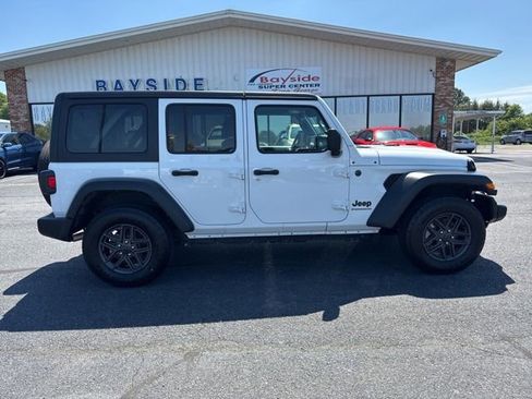 Used 2024 Jeep Wrangler Unlimited Sport AWD/4WD image 6