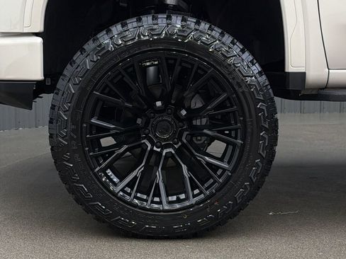 Used 2026 GMC Sierra 1500 AT4 w/ AT4 Premium Package AWD/4WD image 10