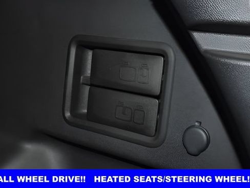 Used 2023 Chevrolet Equinox LT AWD/4WD image 32