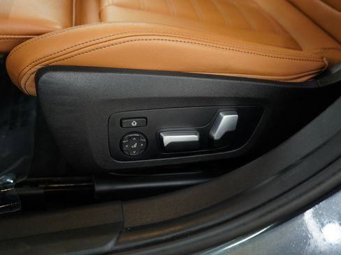 Used 2020 BMW 330i xDrive Sedan w/ Convenience Package AWD/4WD image 26