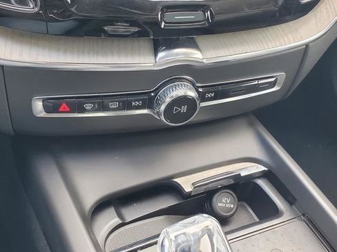 Certified 2022 Volvo XC60 B6 Inscription w/ Protection Package Premier image 23