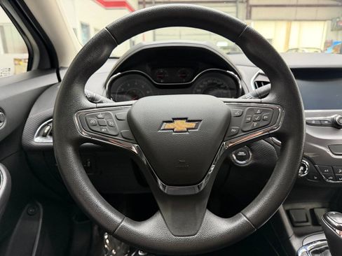 Used 2017 Chevrolet Cruze LT w/ LT Convenience Package FWD image 22