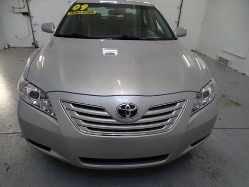 Used 2009 Toyota Camry XLE image 19
