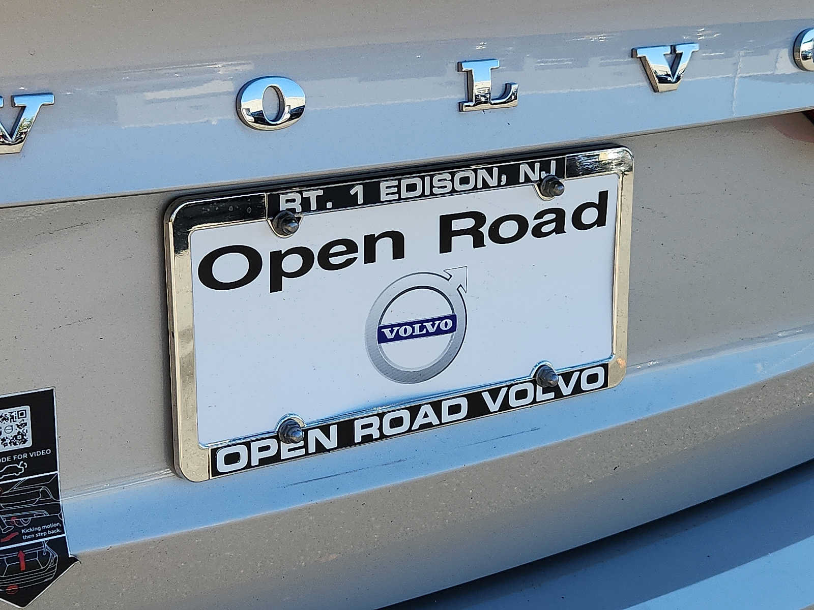 Certified 2024 Volvo S60 T8 Plus AWD/4WD image 30