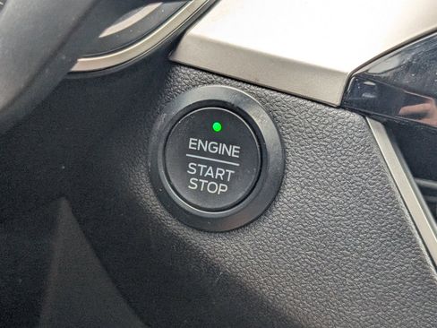 Used 2020 Ford Escape SE FWD image 18