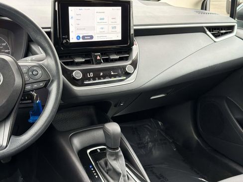 Used 2025 Toyota Corolla LE image 11