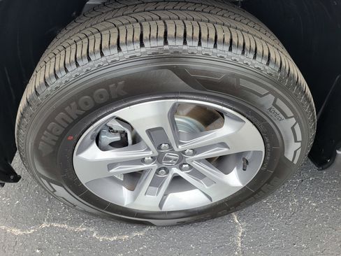 Used 2025 Honda Pilot EX-L image 38