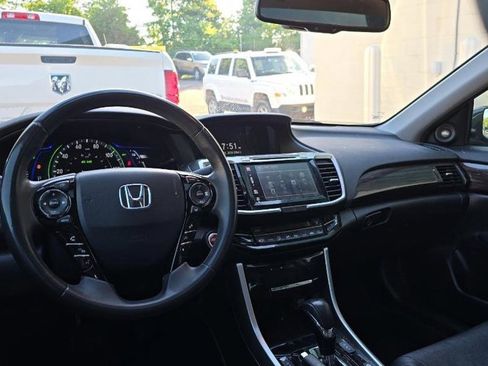Used 2017 Honda Accord Touring image 15