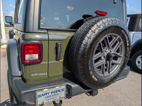 Used 2024 Jeep Wrangler Sport S image 19