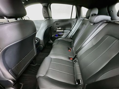 Used 2025 Mercedes-Benz GLA 250 image 25