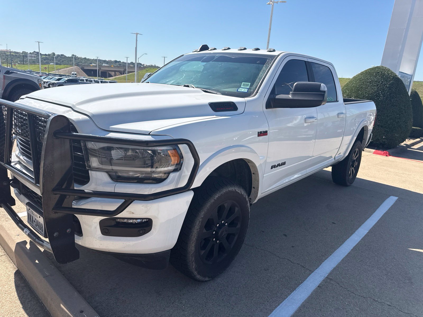 Used 2022 RAM 2500 Laramie w/ Night Edition AWD/4WD image 4