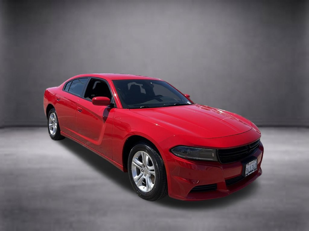 Used 2022 Dodge Charger SXT RWD image 2
