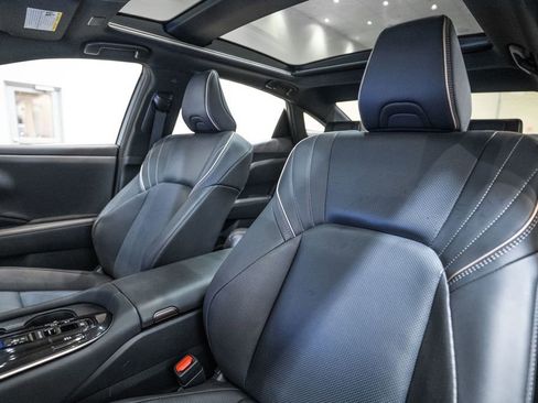 Certified 2024 Toyota Crown Limited image 6