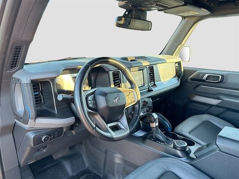 Used 2022 Ford Bronco Black Diamond image 9