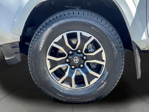 Certified 2022 Toyota Tacoma TRD Sport RWD image 24