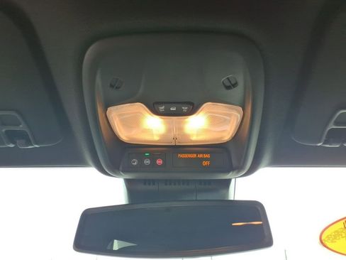 Used 2025 Chevrolet Colorado Z71 w/ Technology Package image 27