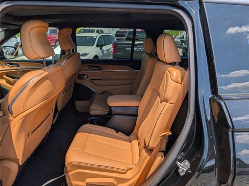 Used 2023 Jeep Grand Cherokee L Summit AWD/4WD image 17