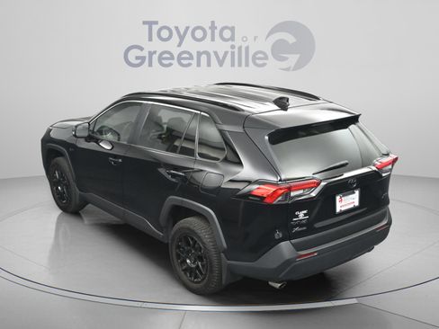 Used 2025 Toyota RAV4 XLE image 8