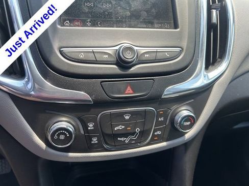 Used 2019 Chevrolet Equinox LS FWD image 23